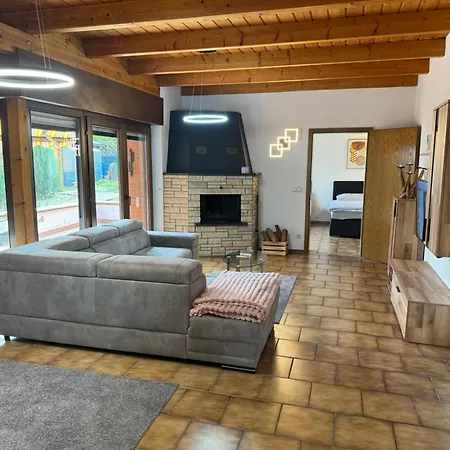 Apartment Moderner In